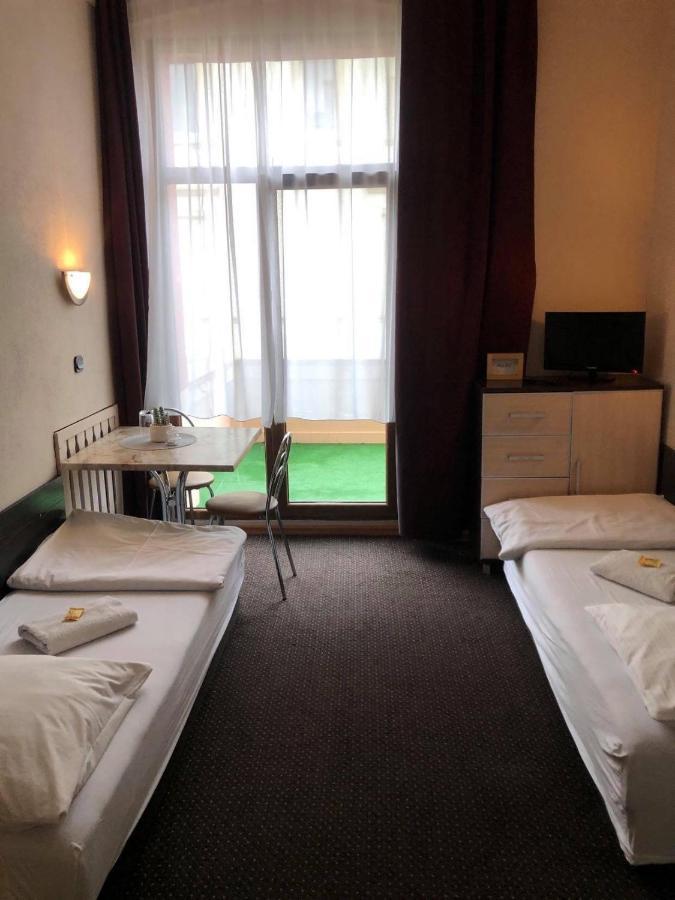 Hotel Gryf *